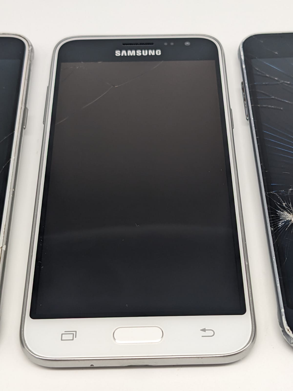 3x Samsung Galaxy J3 2016 Smartphone Teilespender Ersatzteile