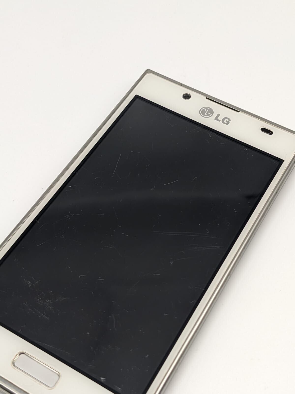 LG P700 Weiß Smartphone | OHNE AKKU | UNGETESTET