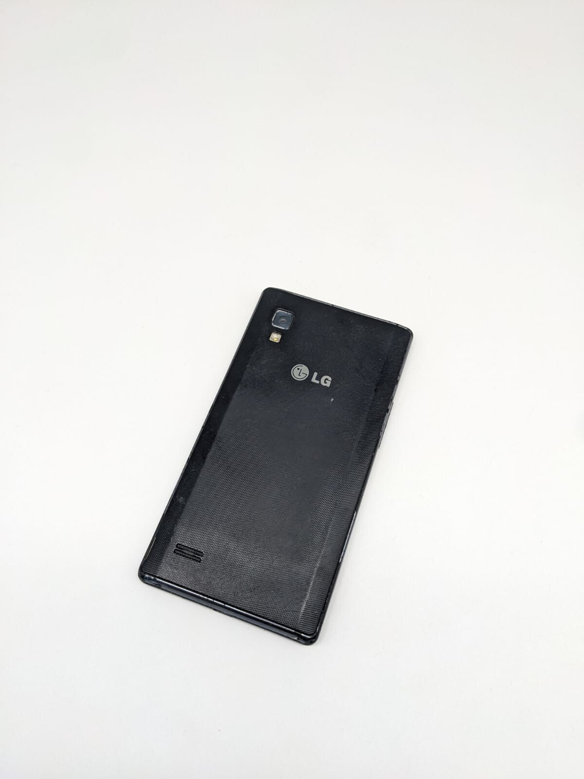 LG Optimus L9 P760 Schwarz Smartphone | OHNE AKKU | LÄDT/STARTET NICHT