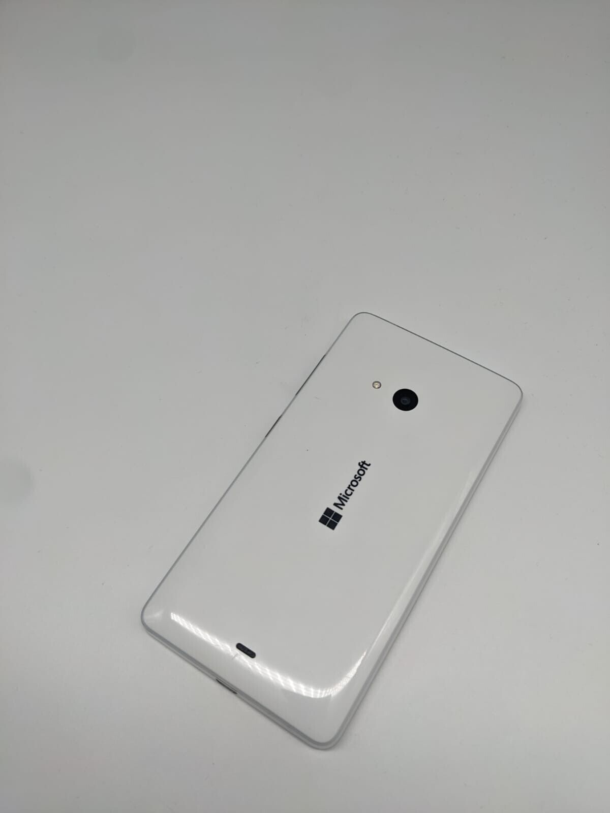 Microsoft Lumia 540 RM-1141 Weiß Teilespender | OHNE AKKU | UNGETESTET
