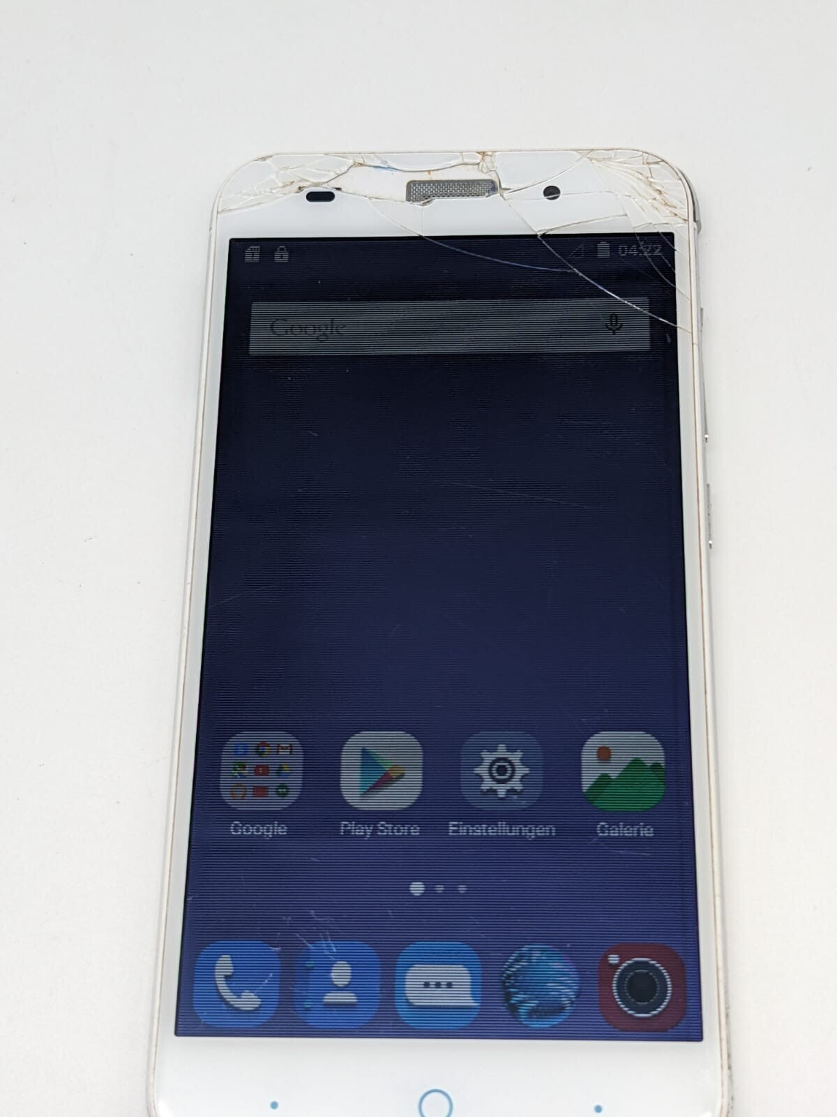 ZTE Blade V6 Weiß Smartphone 16GB | DISPLAYRISSE