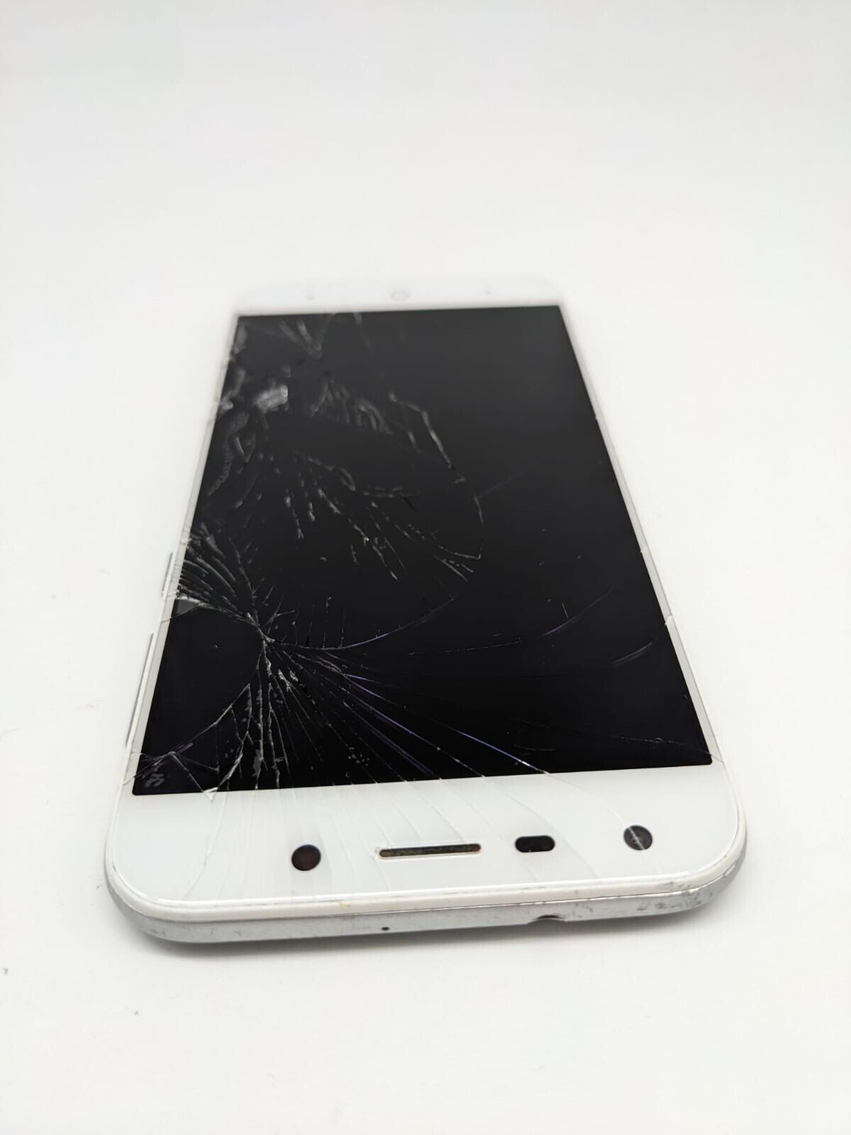ZTE Blade A6 A0620 Weiß Smartphone DISPLAY BESCHÄDIGT 