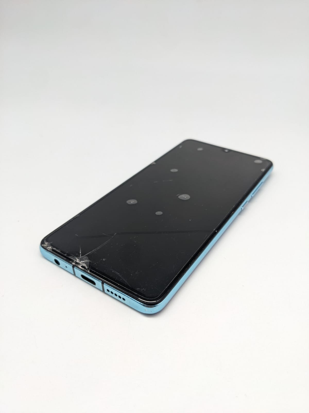 Huawei P30 ELE-L29 Smartphone Blau Teilespender | LÄDT/STARTET NICHT