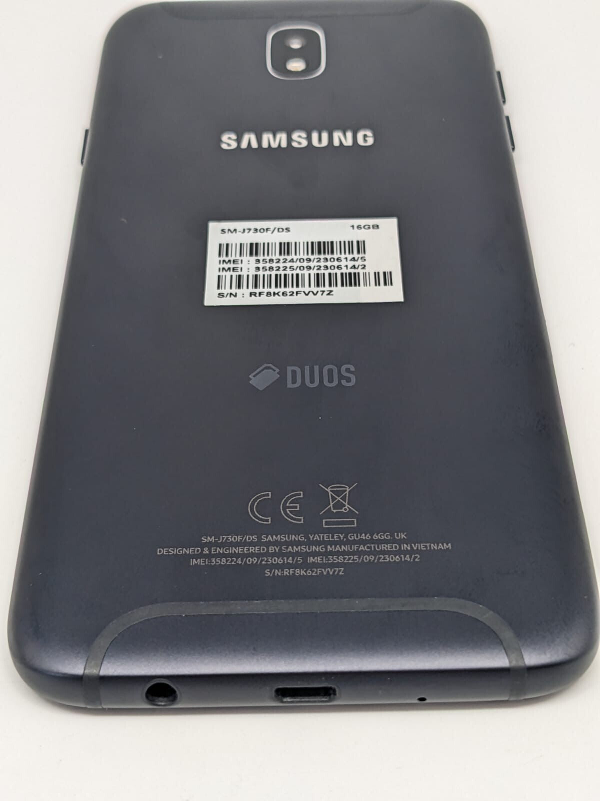 Samsung Galaxy J7 2017 SM-J730F/DS Schwarz 16GB | OHNE SIMLOCK