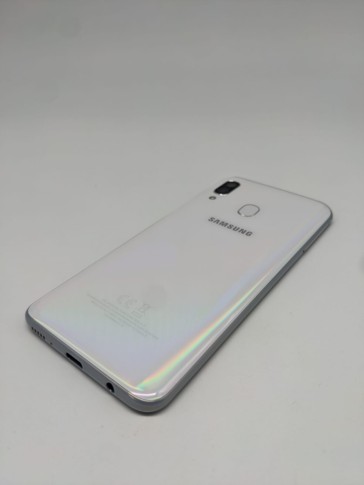 Samsung Galaxy A40 SM-A405FN/DS Weiß Smartphone | DISPLAYSCHADEN