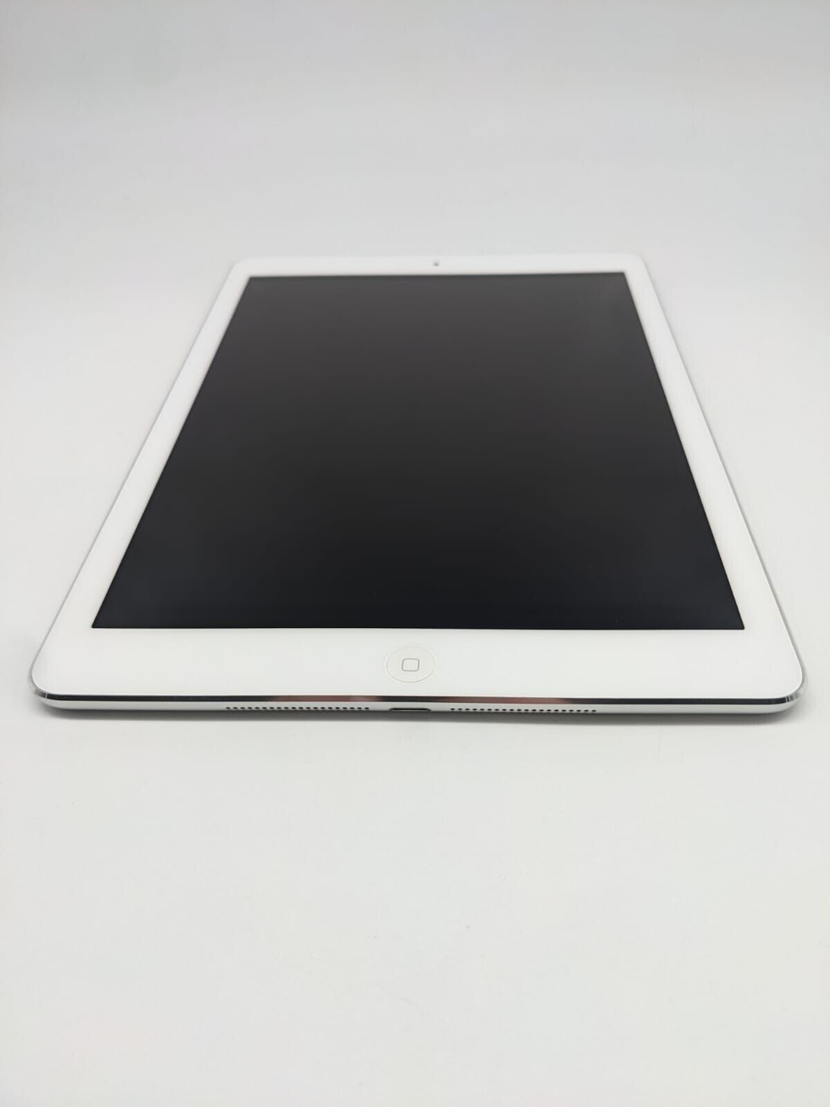 Apple iPad Air A1474 Weiß Teilespender | LÄDT/STARTET NICHT