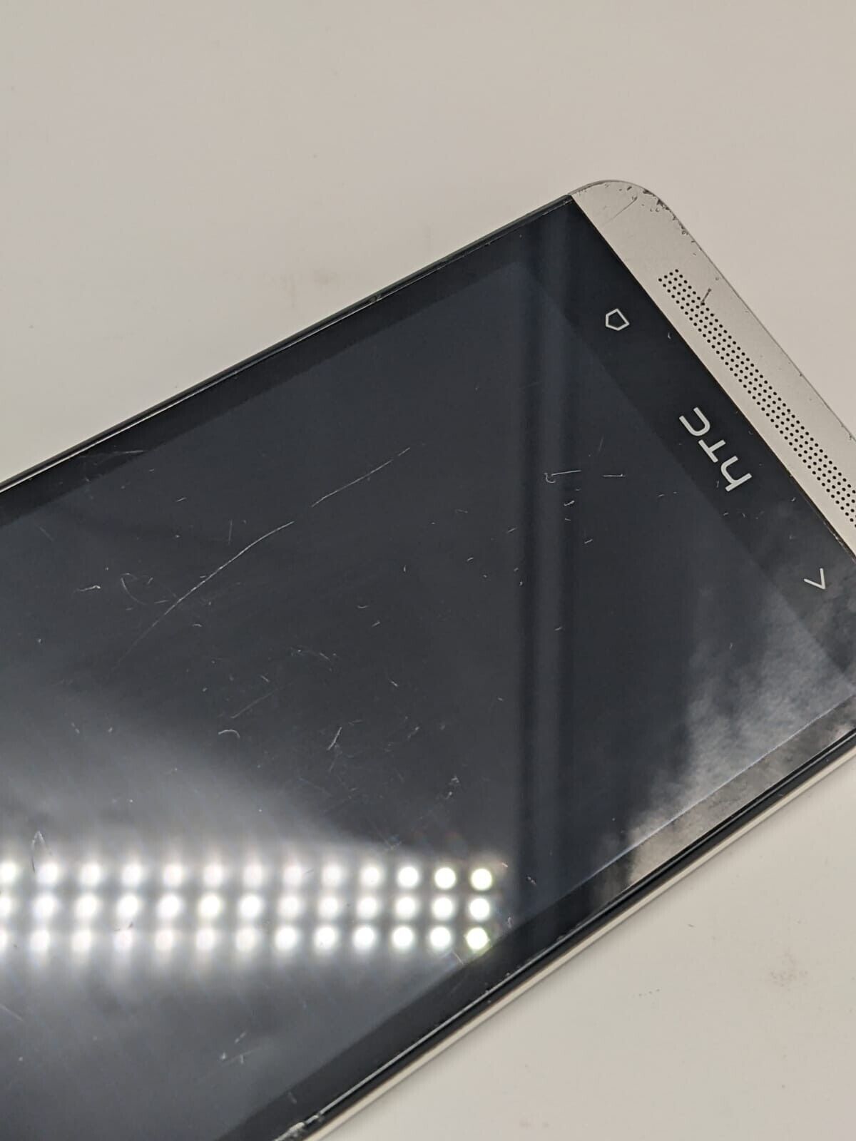 HTC ONE M7 PN07100  Silber | LÄDT/STARTET NICHT