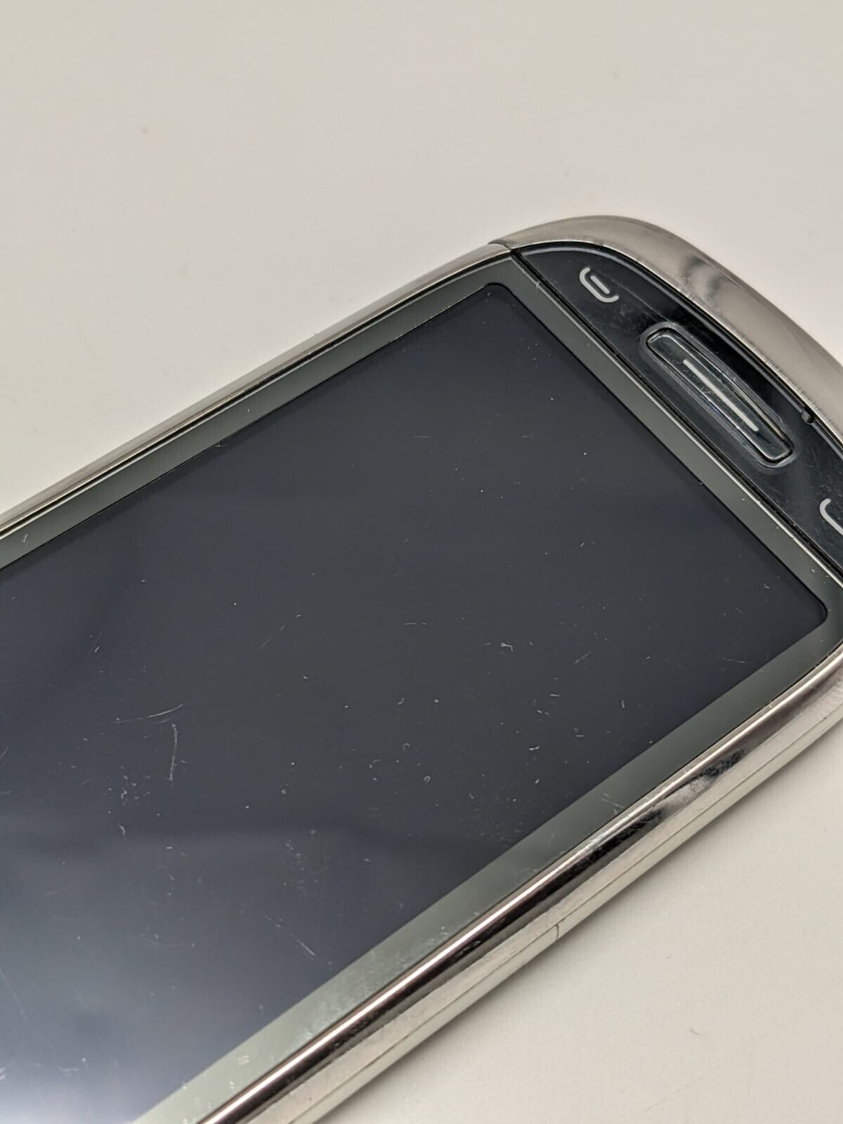 Nokia C7-00 RM-675 8GB Frosty Metal | SIMSLOT DEFEKT.