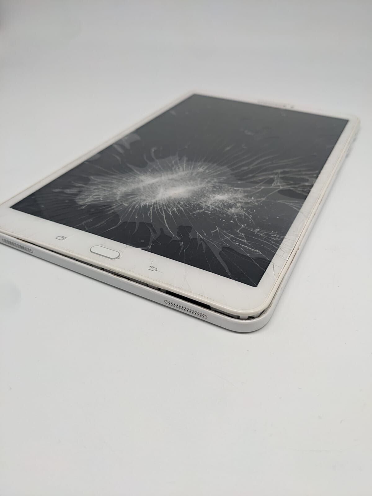 Samsung Galaxy Tab A6 SM-T580 Weiß Bastler Teilespender Ersatzteile