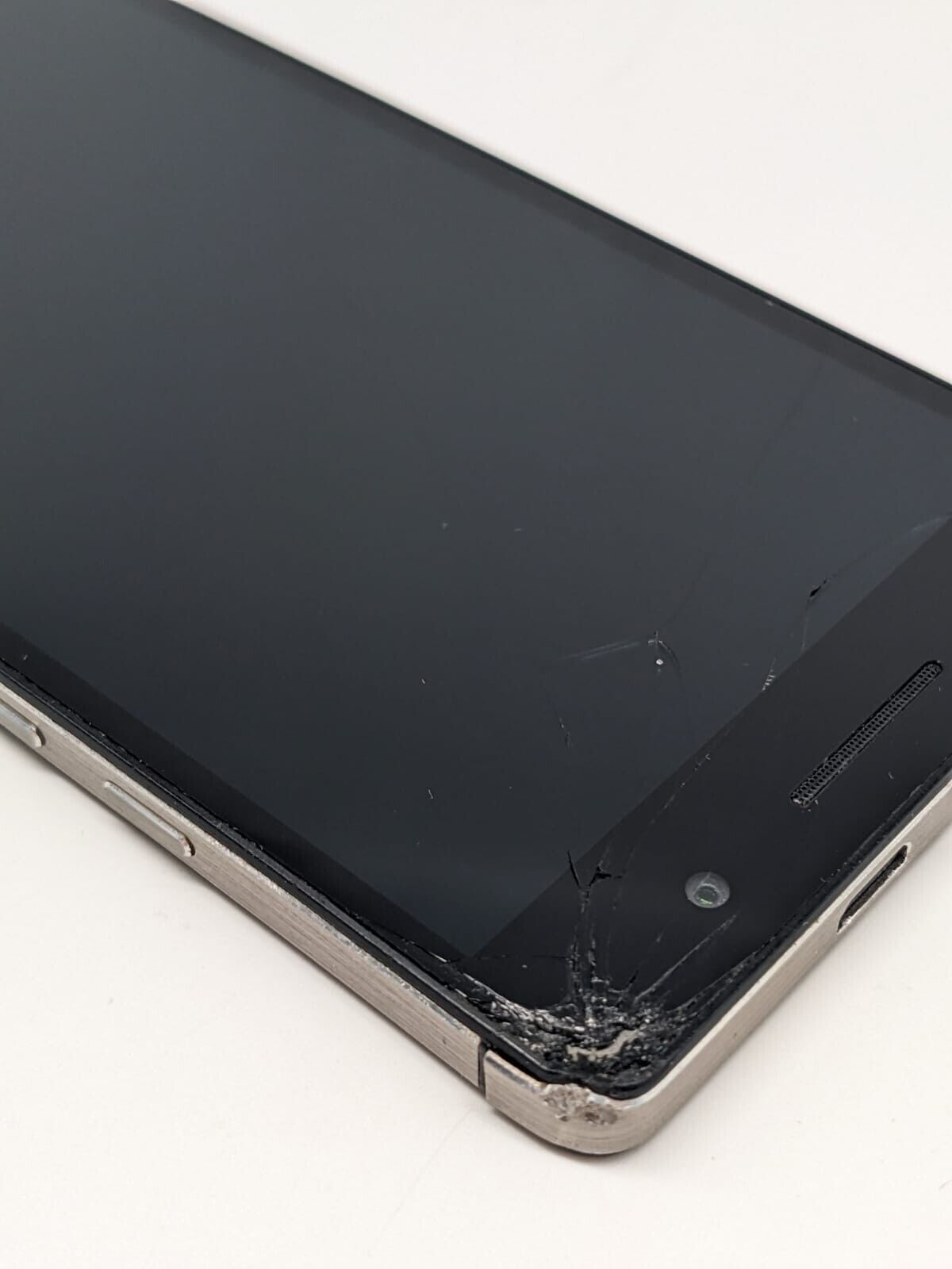 Huawei Ascend P6 Schwarz Smartphone | OHNE SIMLOCK