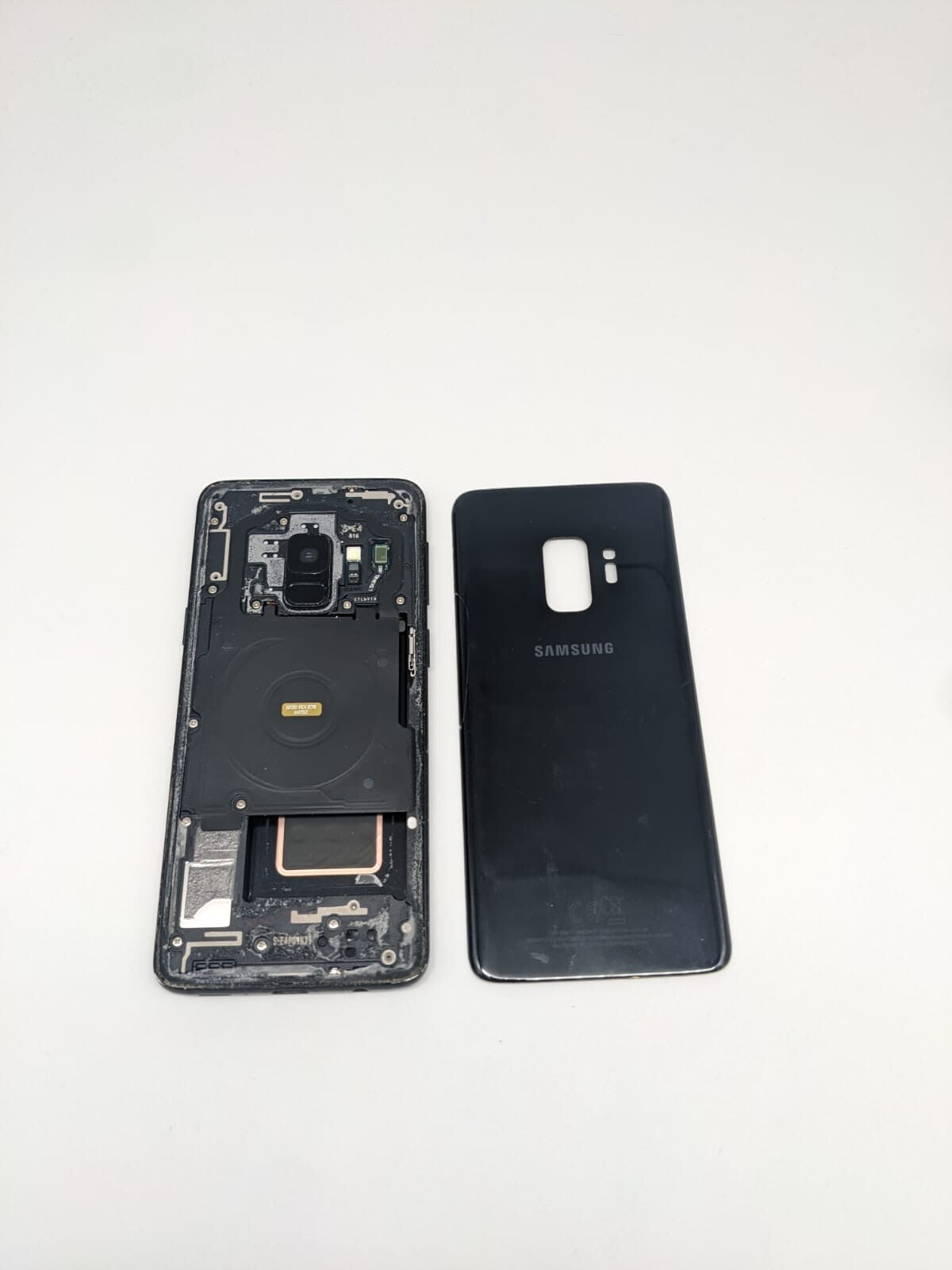 Samsung Galaxy S9 64GB Schwarz SM-G960F 64GB | OHNE AKKU | UNGETESTET