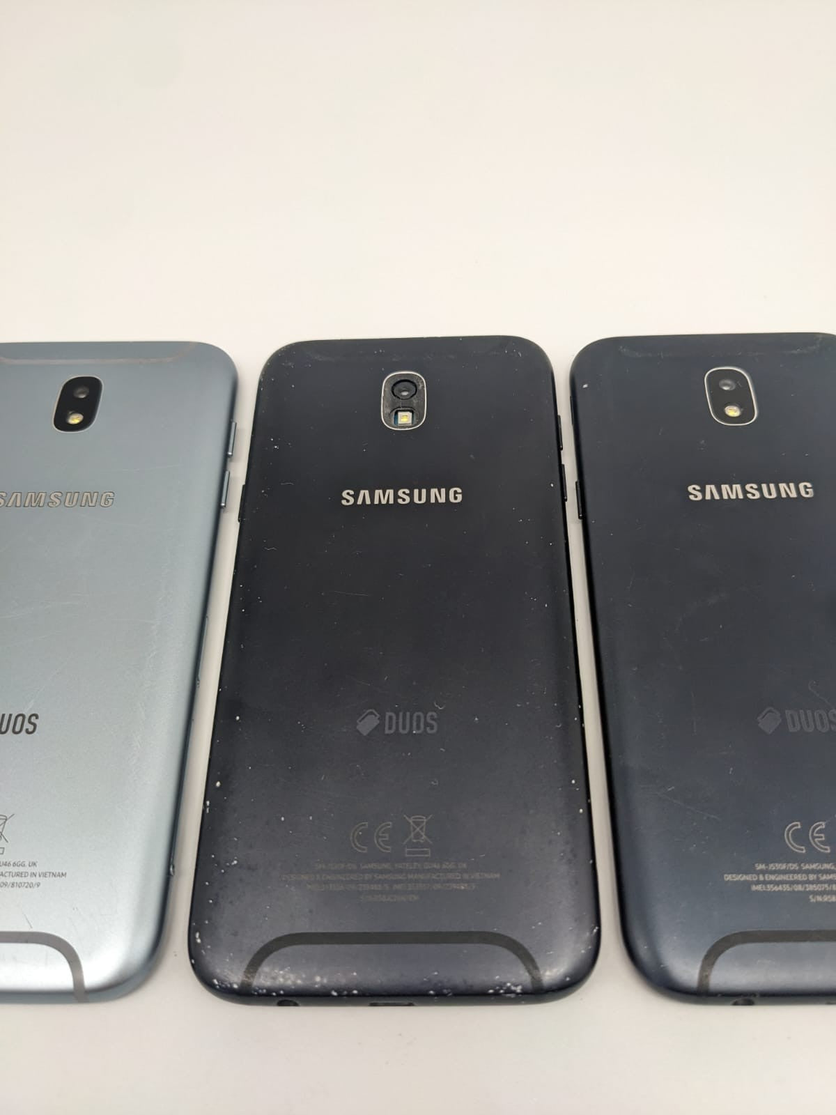 3x Samsung Galaxy J5 2017 SM-J530F/DS Teilespender Ersatzteile Konvolut Sammlung