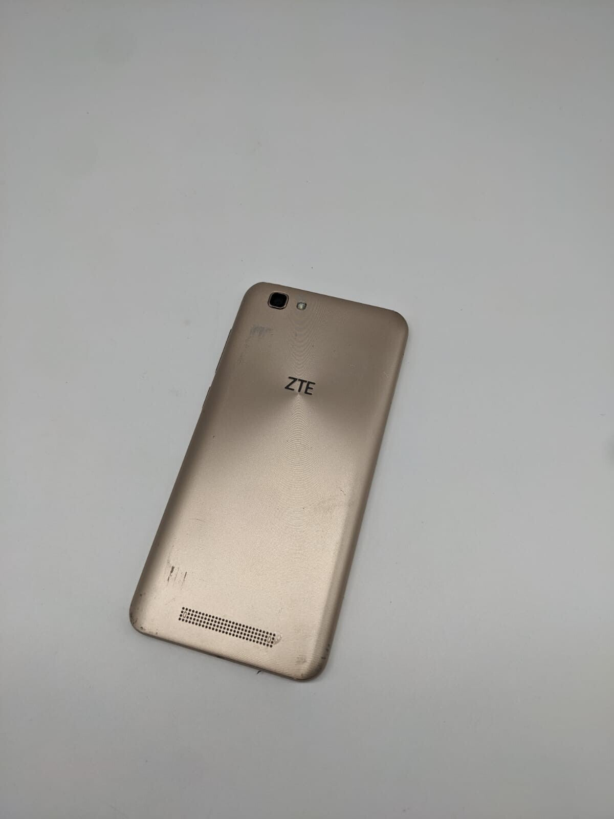 ZTE Blade A612 Weiß Gold Smartphone | LÄDT/STARTET NICHT