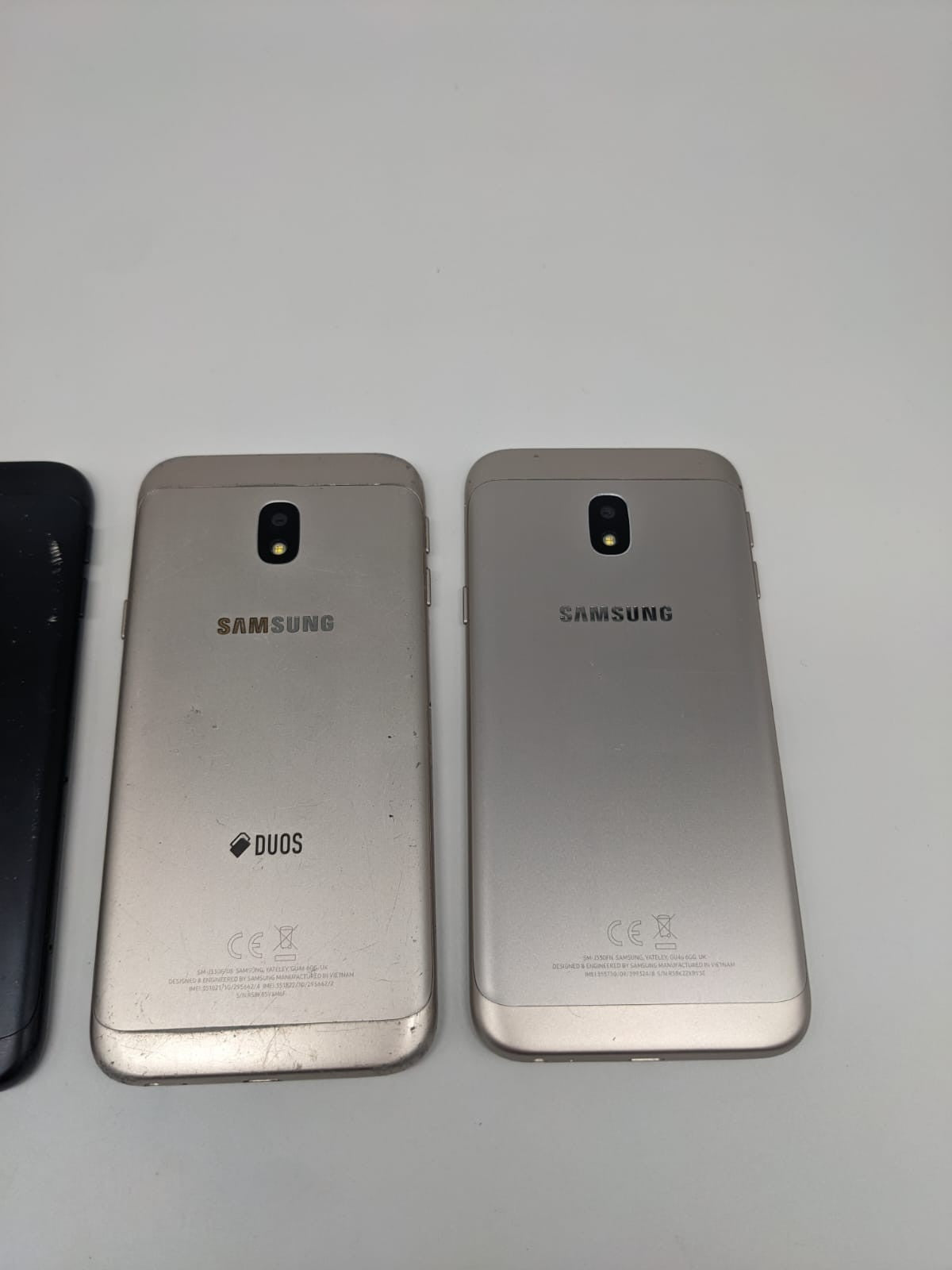 4x Samsung Galaxy J3 2017 SM-J330F Smartphone | UNGETESTET