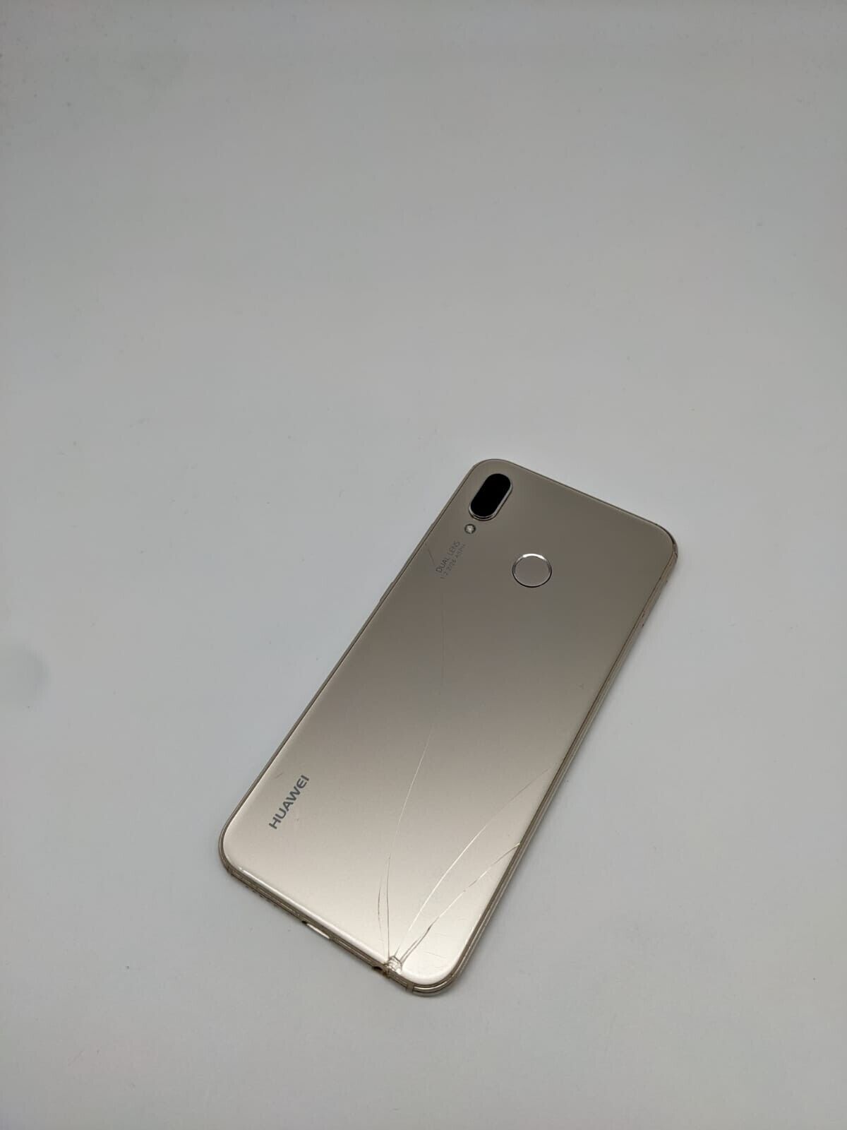 Huawei P20 Lite Gold Teilespender Ersatzteile | LÄDT/STARTET NICHT