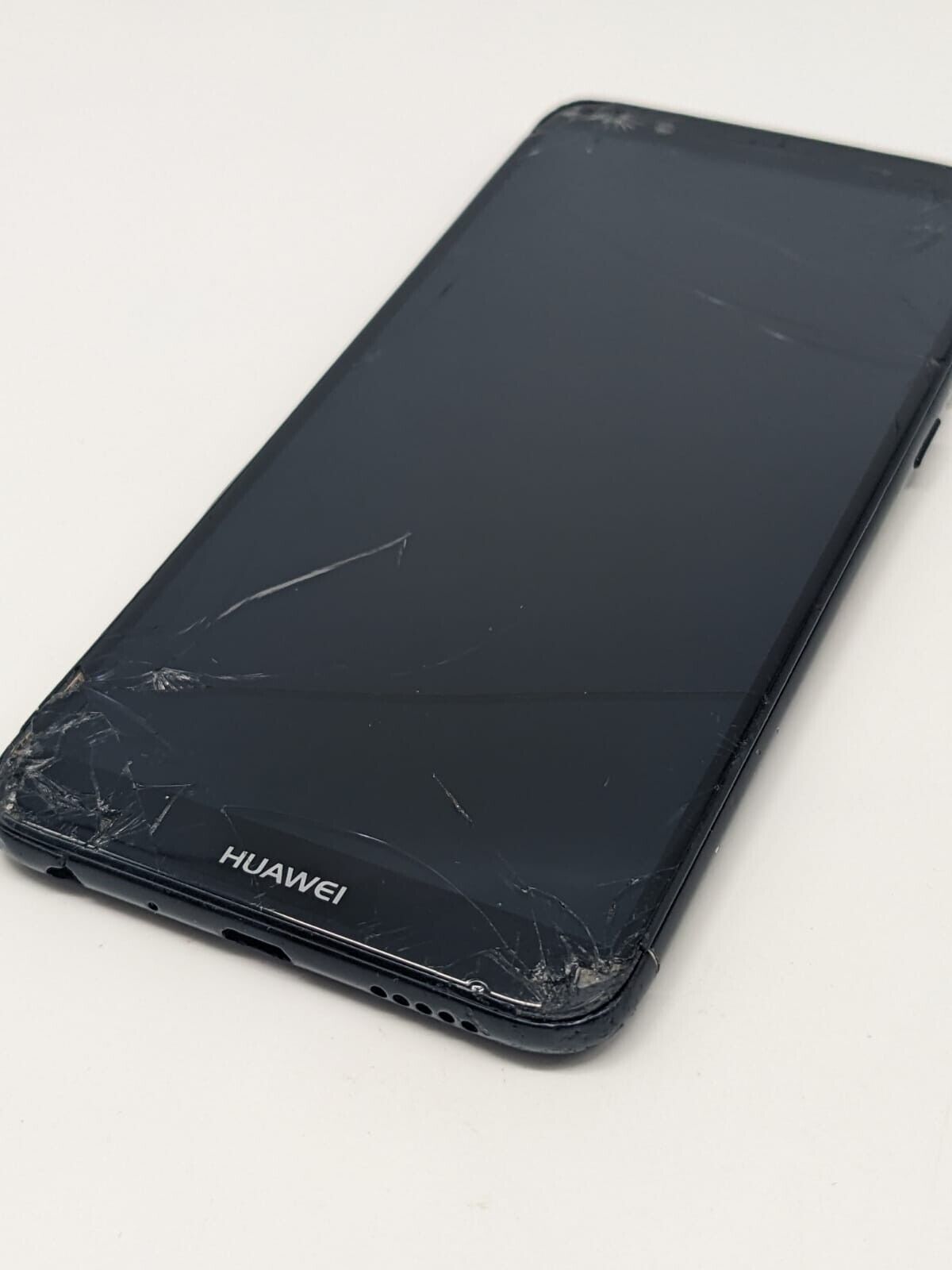 Huawei P Smart Schwarz FIG-LX1 Smartphone Teilespender | LÄDT/STARTET NICHT