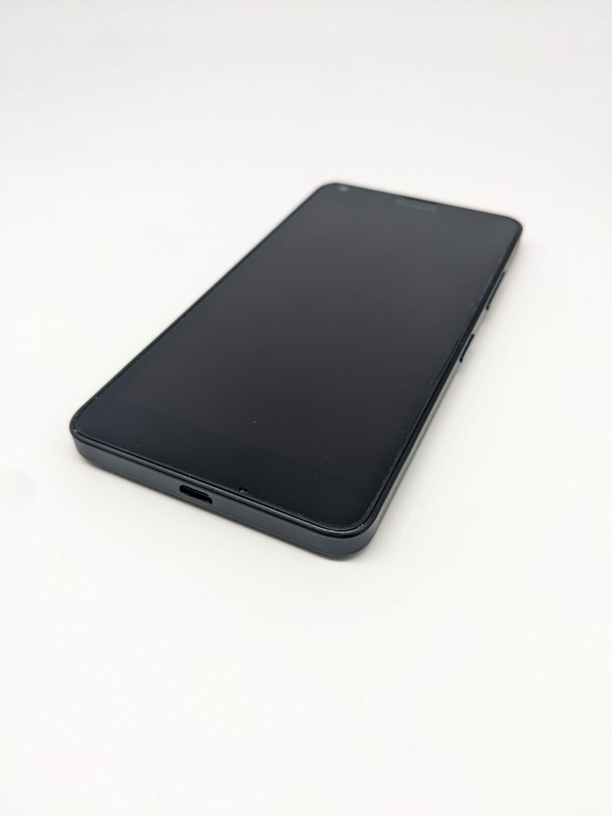 Microsoft Lumia 640 Dual-SIM Smartphone Schwarz | OHNE AKKU | OHNE SIMLOCK