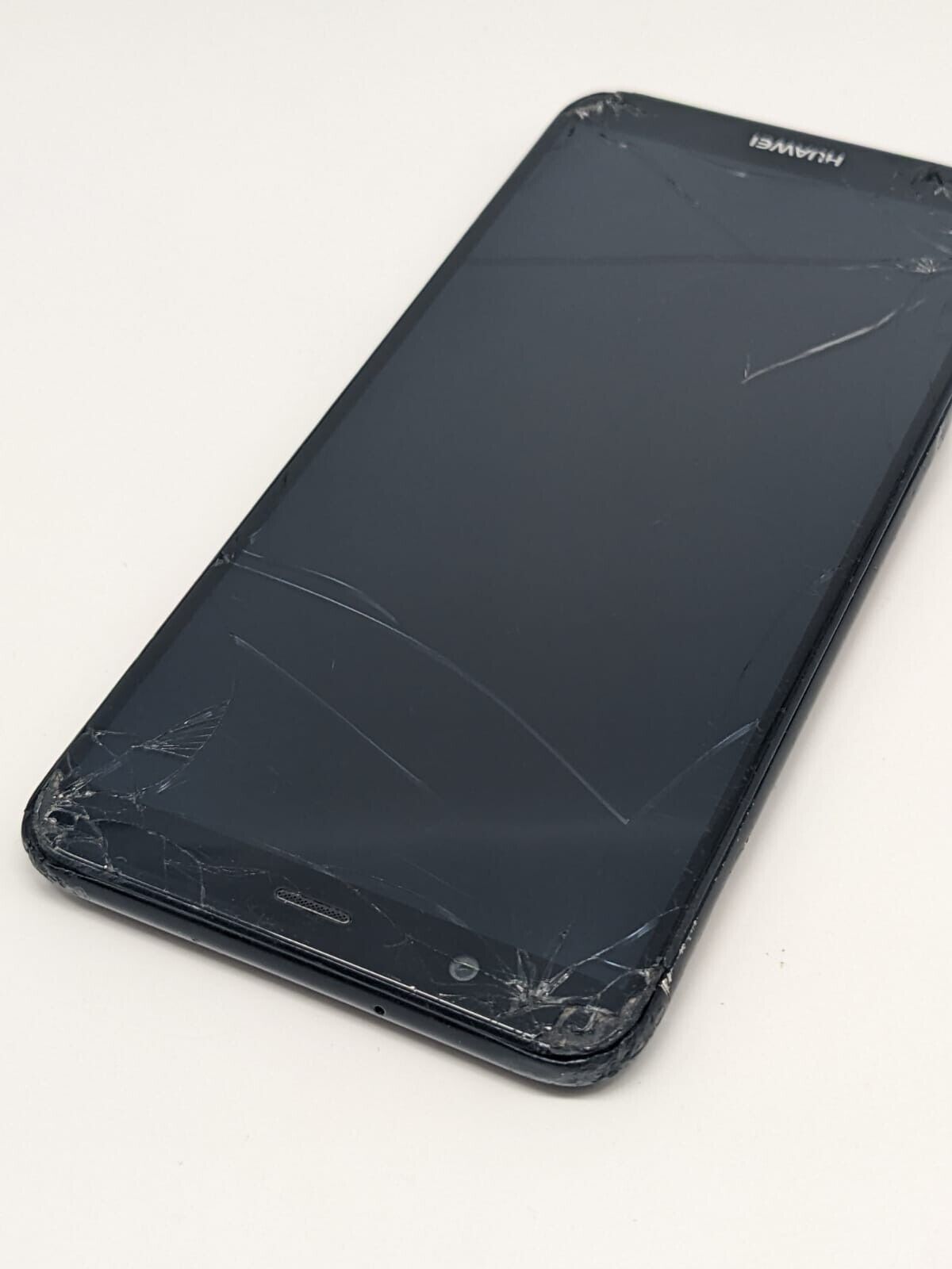 Huawei P Smart Schwarz FIG-LX1 Smartphone Teilespender | LÄDT/STARTET NICHT