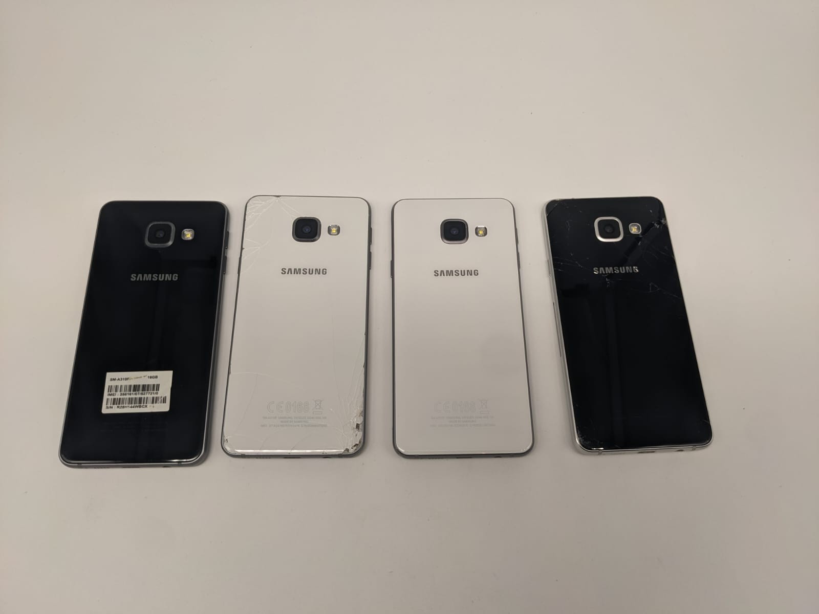 4x Samsung Galaxy A3 2016 SM-A310F Schwarz | DEFEKT | UNGETESTET