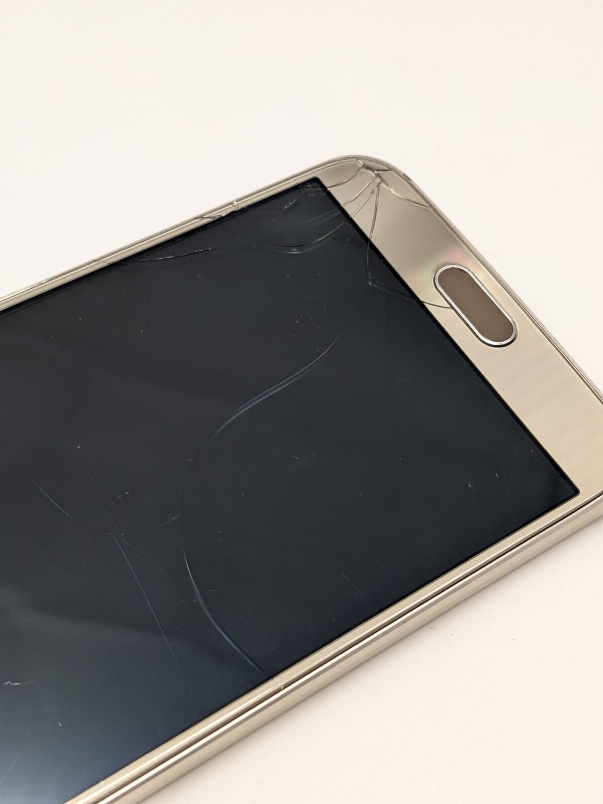 Samsung Galaxy S7 SM-G930F Silber Teilespender | OHNE AKKU | UNGETESTET.