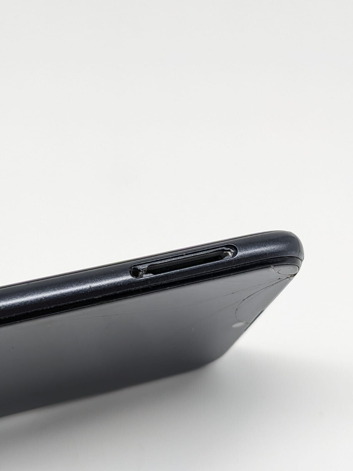 Huawei Y7 2019 DUB-LX1 Schwarz 32GB Dual Sim | DISPLAYSCHADEN