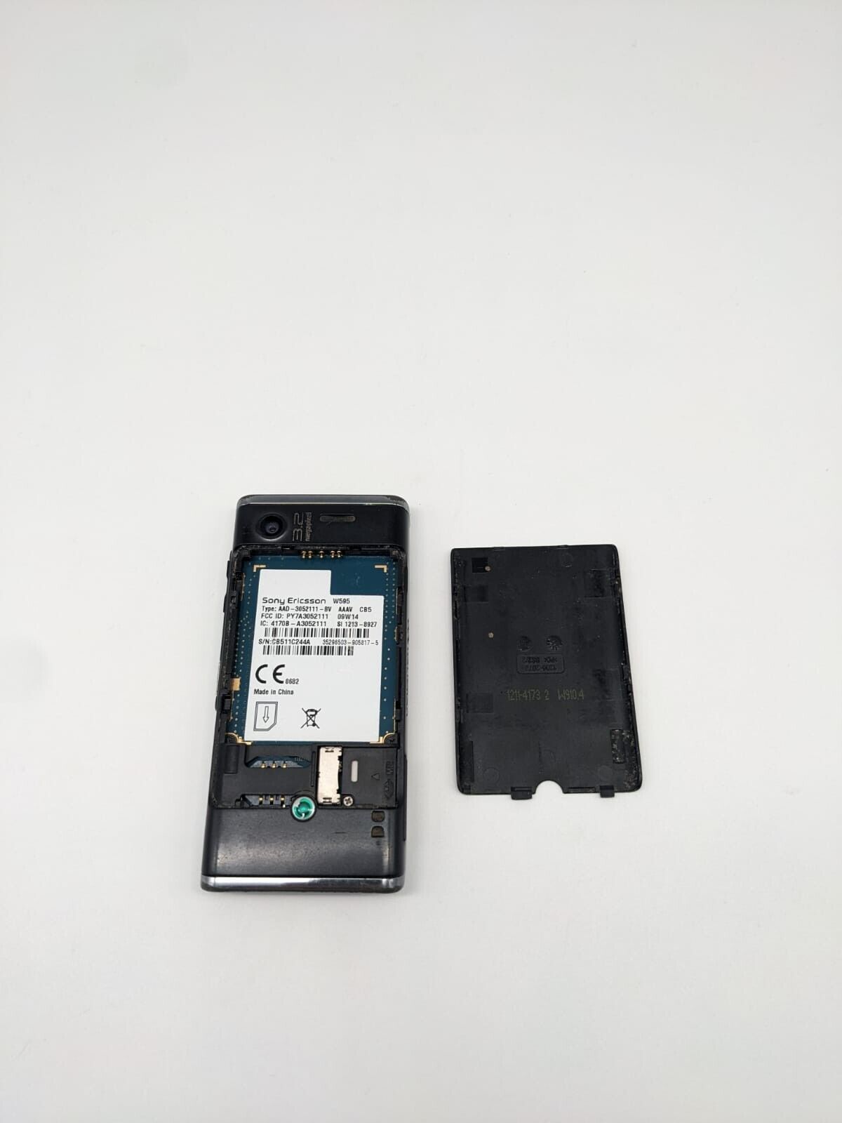 Sony Ericsson W595 Schwarz Slidehandy | OHNE AKKU | VOLL FUNKTIONSFÄHIG