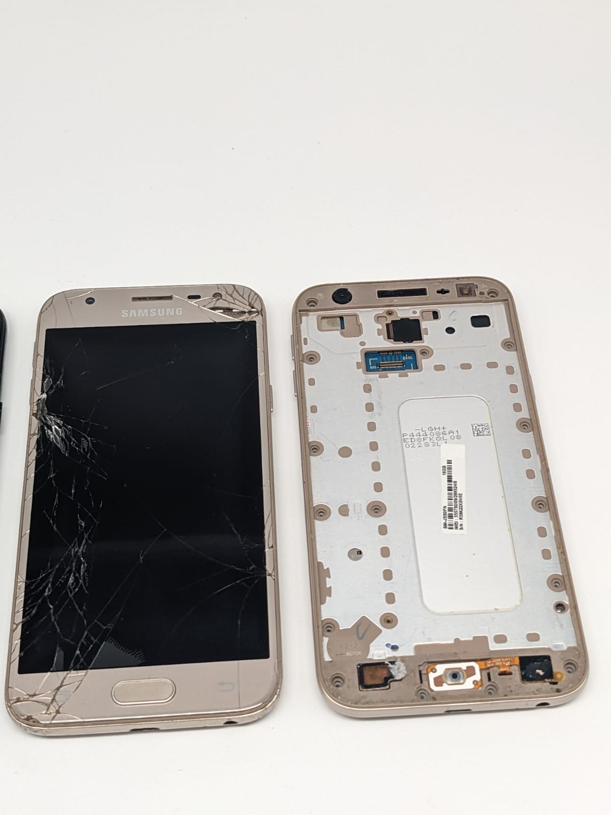 4x Samsung Galaxy J3 2017 SM-J330F Smartphone | UNGETESTET